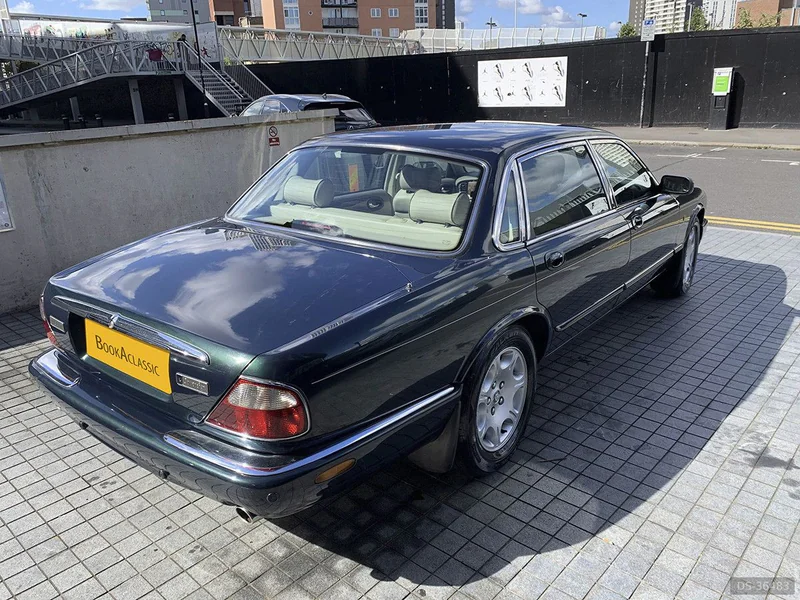 2001 Jaguar Xj8 X308 Sovereign Lwb in London 3