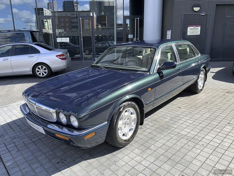2001 Jaguar Xj8 X308 Sovereign Lwb in London 2