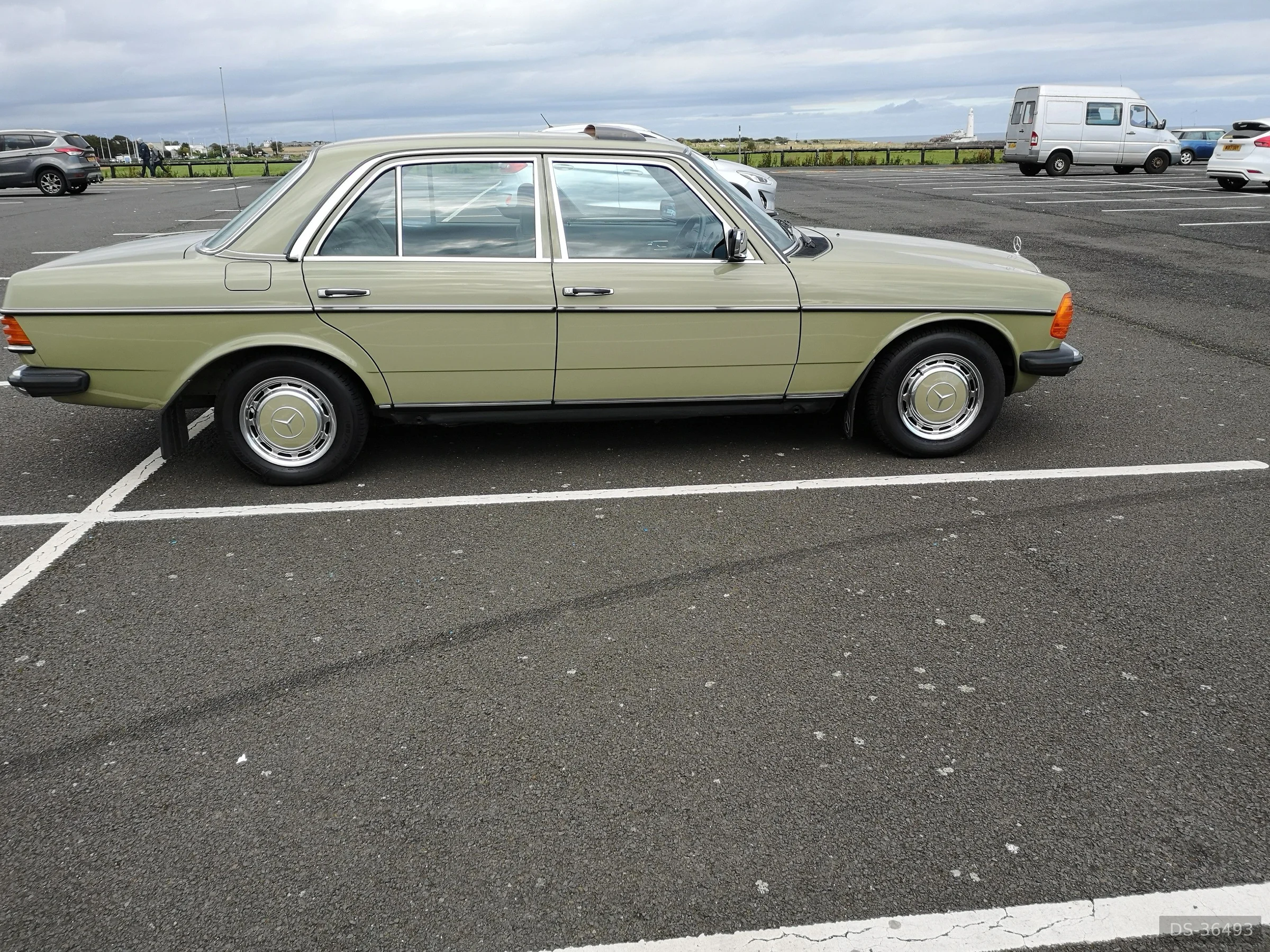 1983 Mercedes-Benz W123