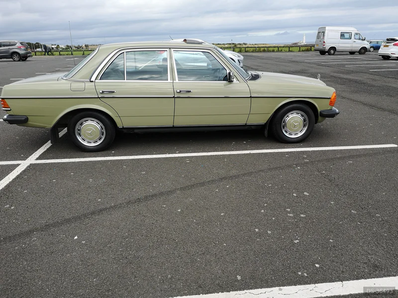 1983 Mercedes-Benz W123 in Whitley Bay