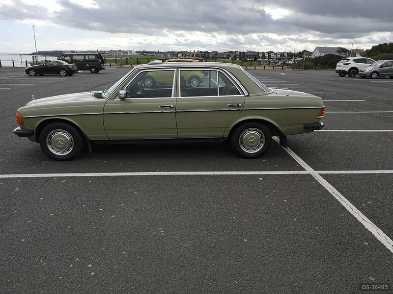 1983 Mercedes-Benz W123 in Whitley Bay 3