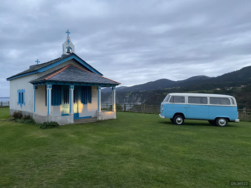 1972 Volkswagen T2 in Aviles 3
