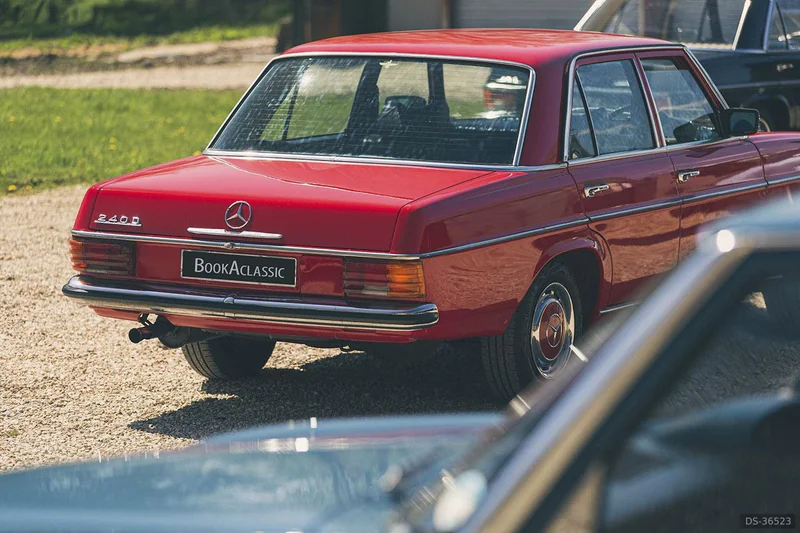 1976 Mercedes-Benz 240d in London 4