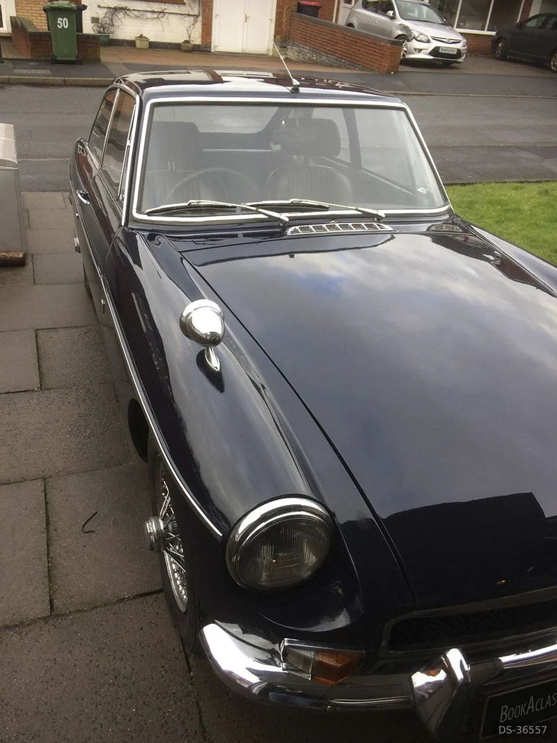 1971 MG B GT in Warwickshire 4