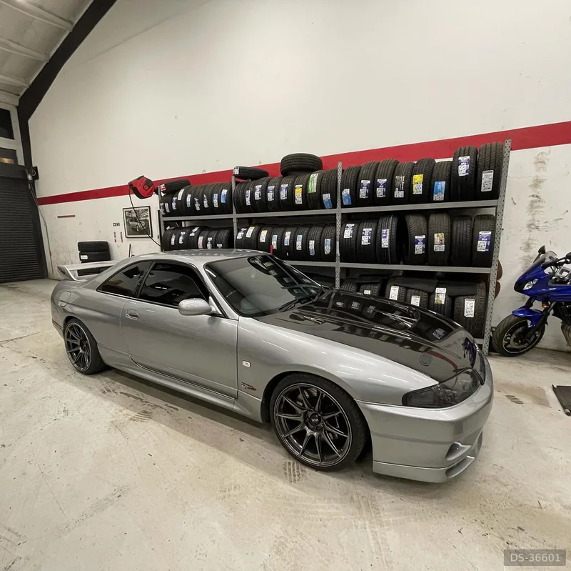 1996 Nissan Skyline in London 1