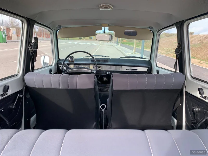 1972 Renault R6 in Madrid 3
