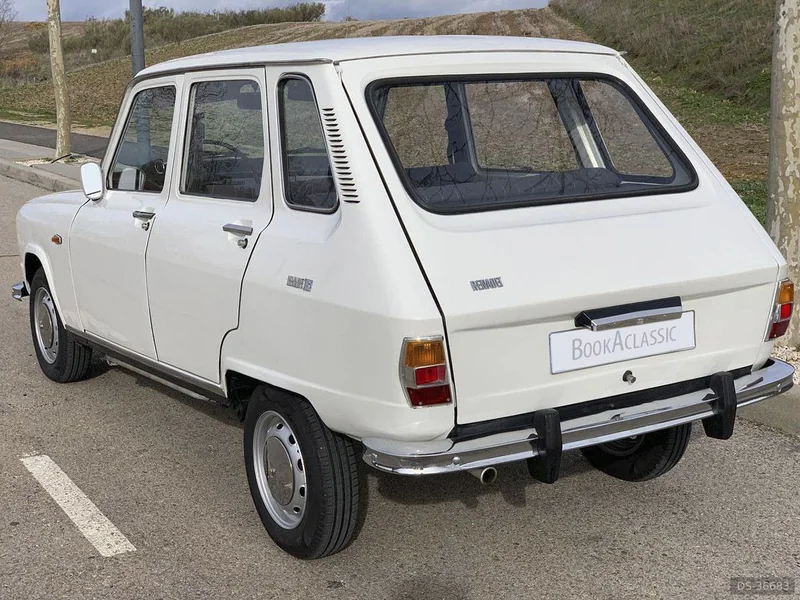 1972 Renault R6 in Madrid 7