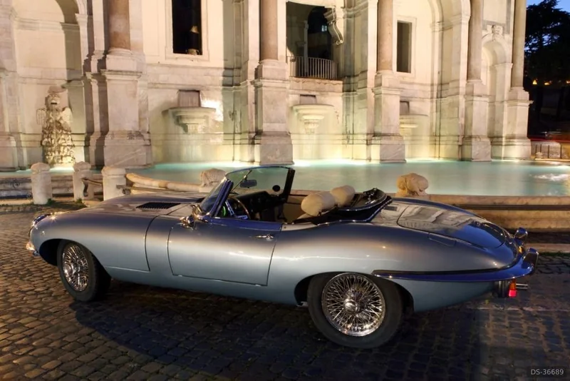 1969 Jaguar E Type Spider in Roma 4