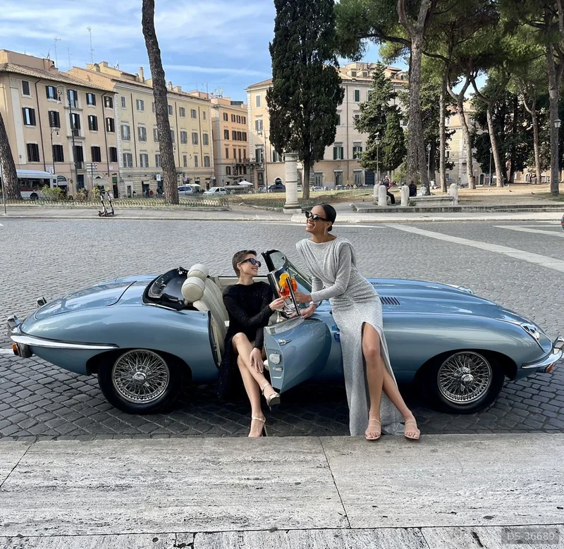 1969 Jaguar E Type Spider in Roma 10