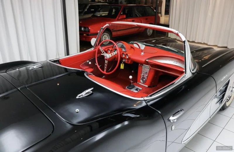 1961 Chevrolet Corvette in Roma 7