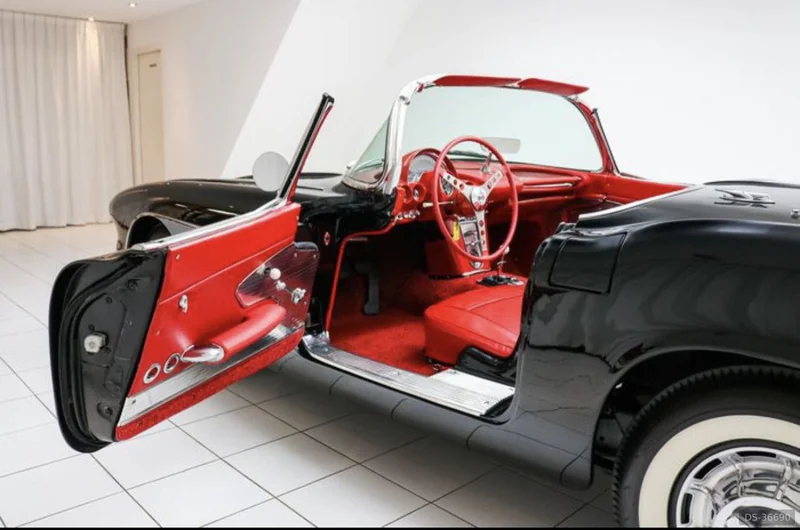 1961 Chevrolet Corvette in Roma 9