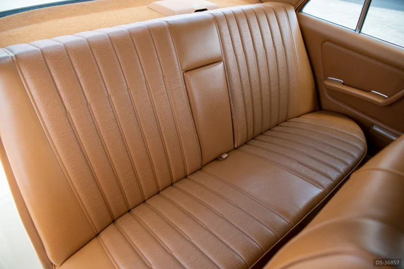 1977 Mercedes-Benz W123 in Benoni 5