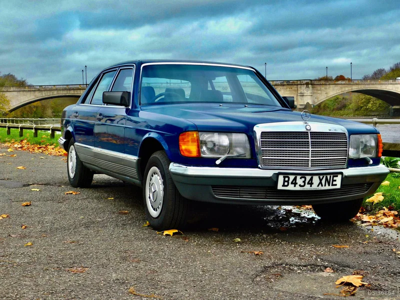 1985 Mercedes-Benz 500 SEL in London