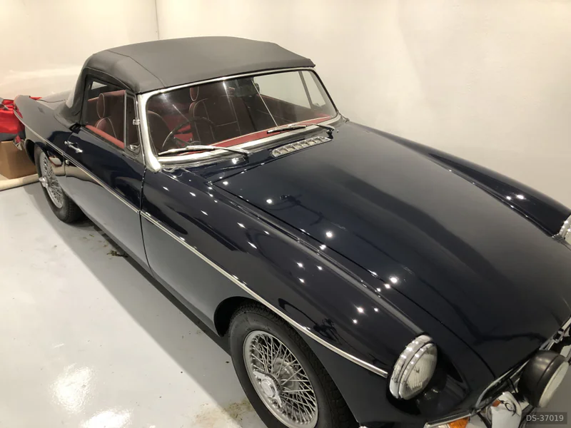 1971 MG B in Belfast 4