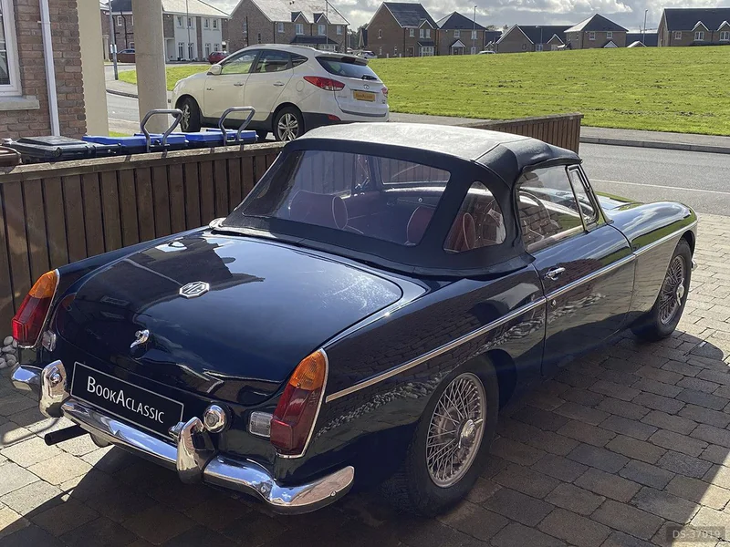 1971 MG B in Belfast 3