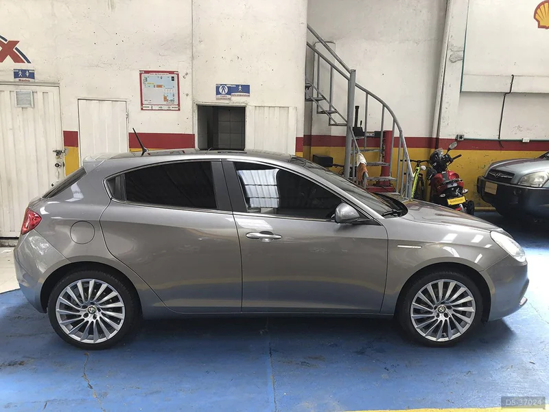2013 Alfa Romeo Giulietta in Bogota 3