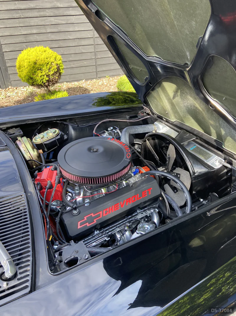 1964 Chevrolet Corvette Stingray in Radlett 6