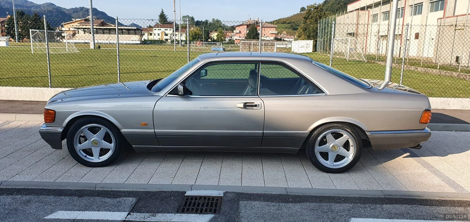 1986 Mercedes-Benz 500 Sec
