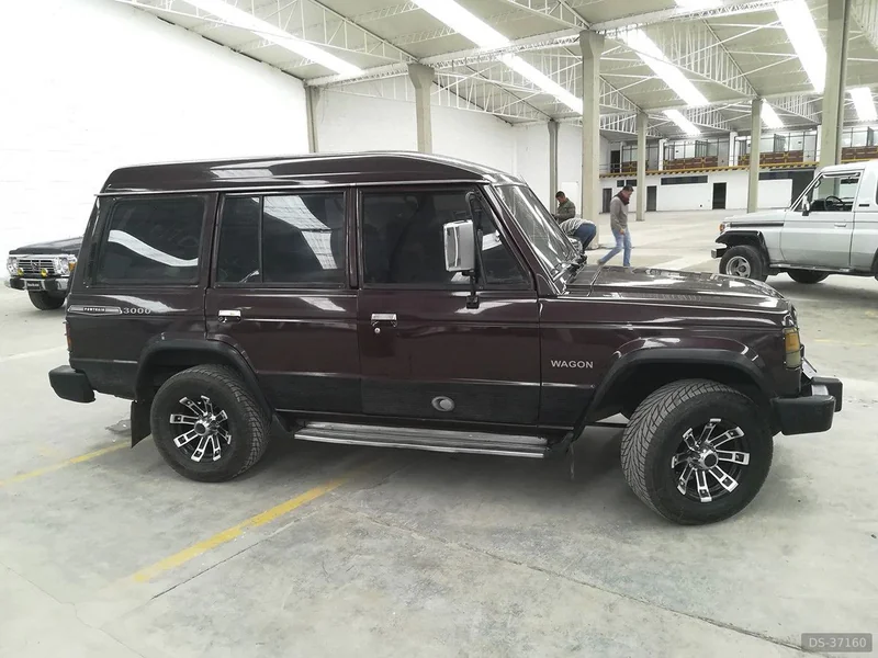 1994 Mitsubishi 94 in Bogota 2