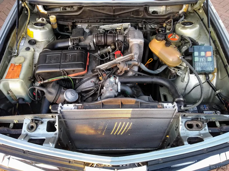 1982 BMW E28 525i in Stevenage 8