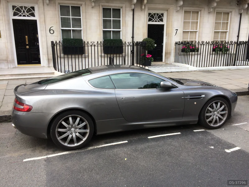 2006 Aston Martin DB9 in London 2