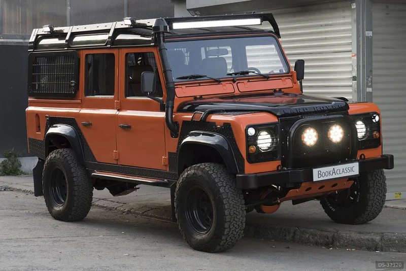 1988 Land Rover Defender 110 in Vancouver 9