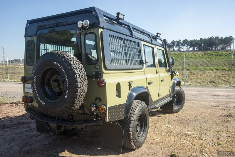 1988 Land Rover Defender 110 in Vancouver, Bc 2
