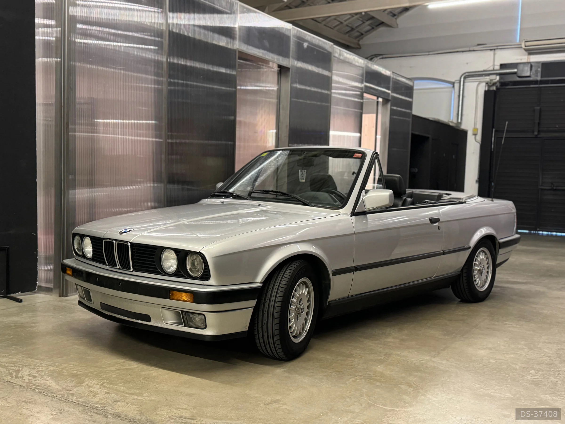 1993 BMW 320i Cabrio
