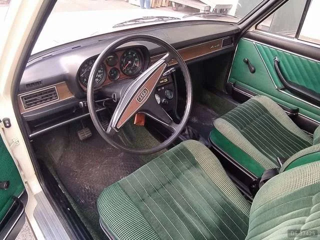 1976 Audi 100 in Acireale 7