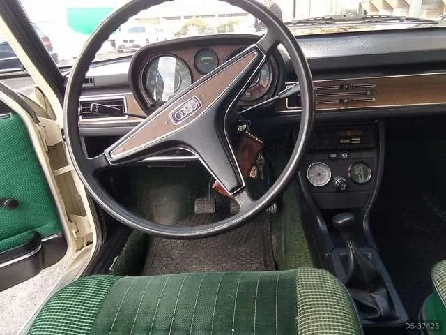 1976 Audi 100 in Acireale 8