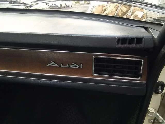 1976 Audi 100 in Acireale 10