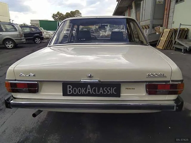 1976 Audi 100 in Acireale 5
