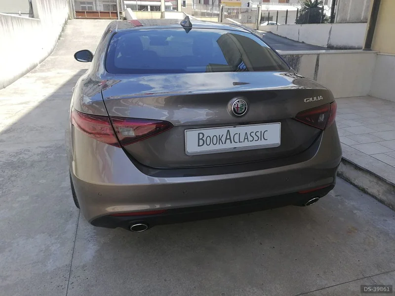 2018 Alfa Romeo Giulia 2.2 180cv Sport Edition in Ragusa 2