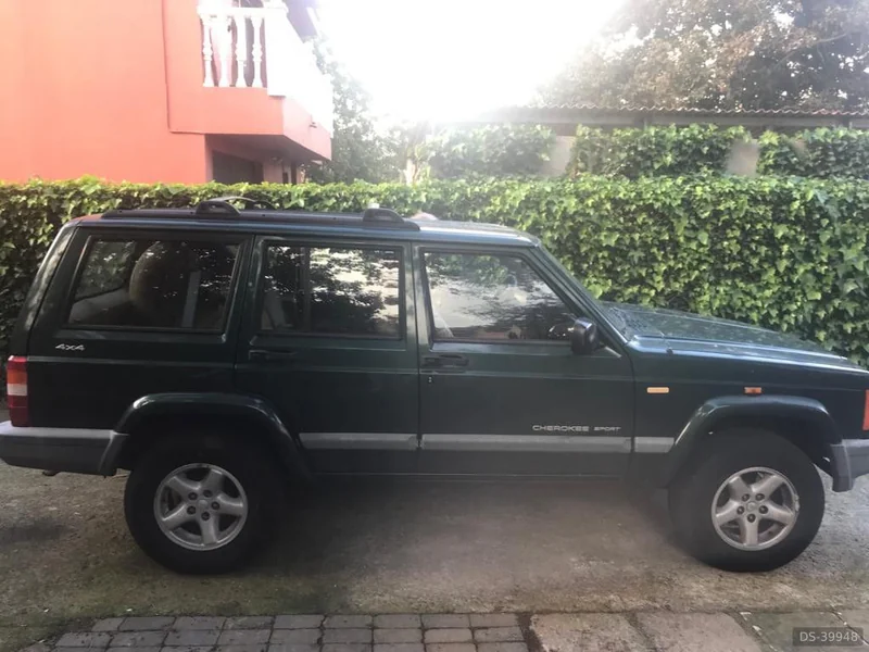 2001 Jeep Cherokee 250 Turbo Diesel in Santa Cruz De Tenerife 3