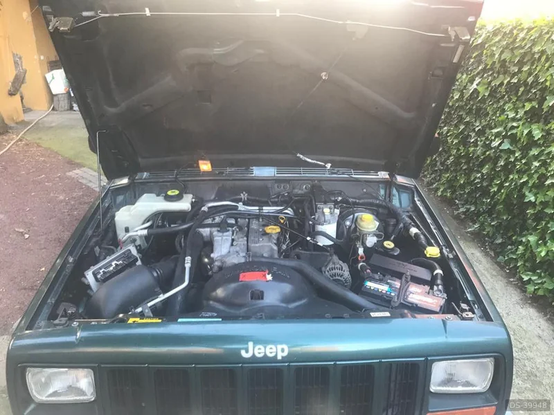 2001 Jeep Cherokee 250 Turbo Diesel in Santa Cruz De Tenerife 5