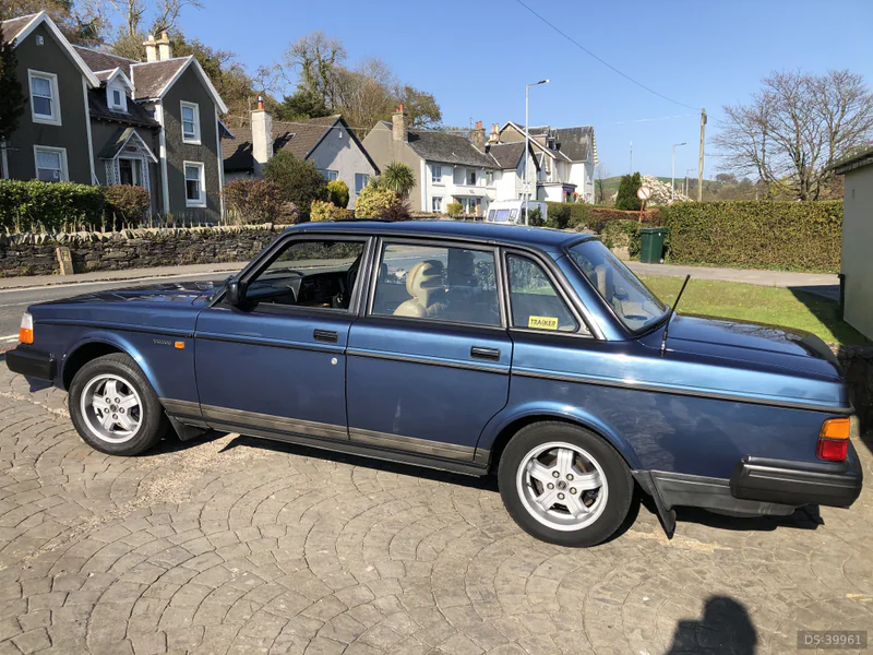 1988 Volvo 240 Glt in Glasgow 6