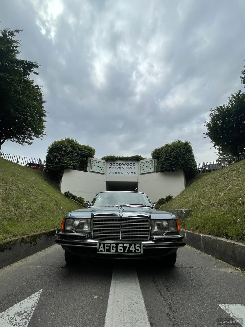 1977 Mercedes-Benz 450SE in Bracknell 9