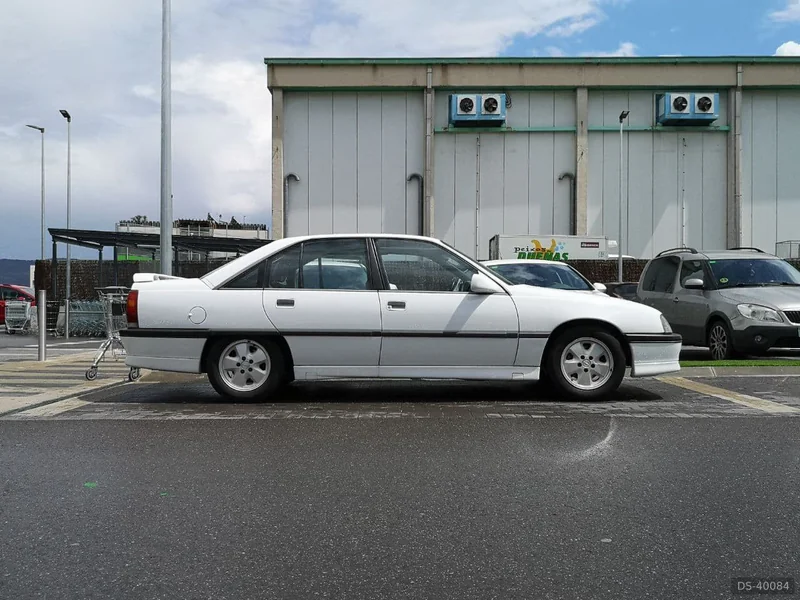 1989 Opel Omega 3000 in Igualada