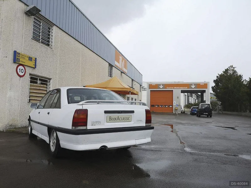 1989 Opel Omega 3000 in Igualada 2