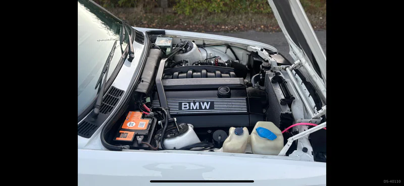 1990 BMW E30 in Towcester 3