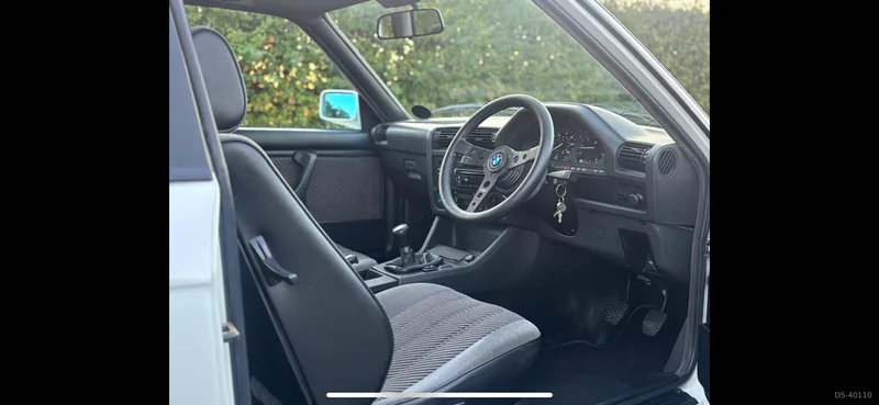 1990 BMW E30 in Towcester 4