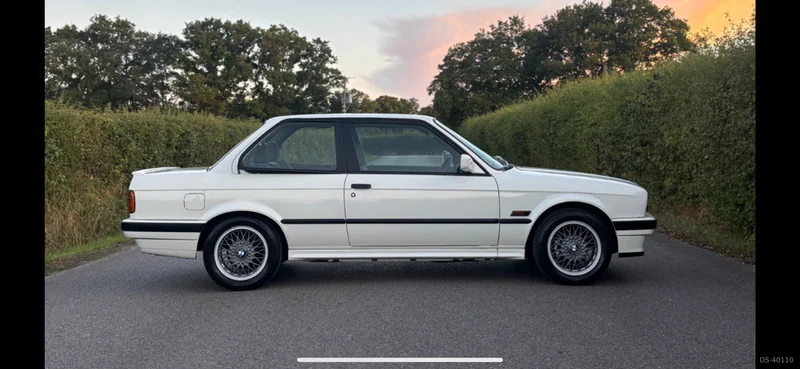 1990 BMW E30 in Towcester 2