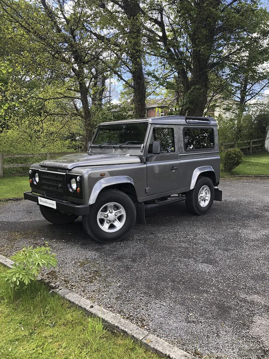 2009 Land Rover Defender 90