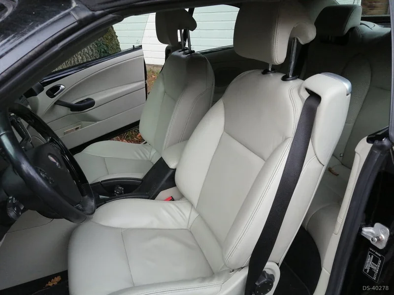 2009 Saab 9.3 Cabriolet in Ronce Les Bains 3