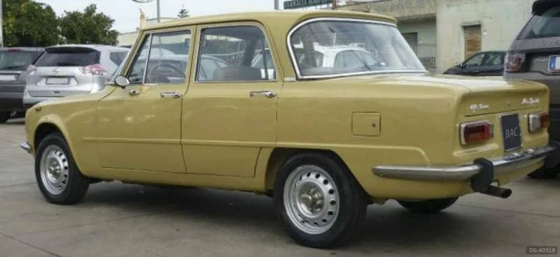 1975 Alfa Romeo Nuova Super 1300 in Palermo 3