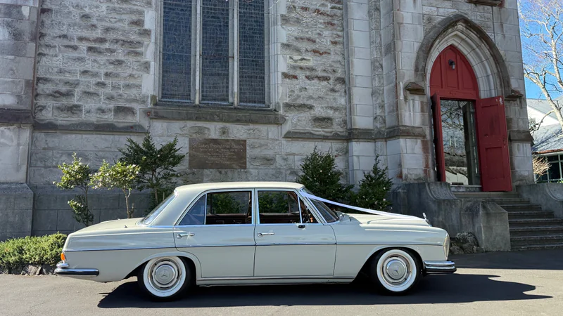 1967 Mercedes-Benz 250s in Auckland 7