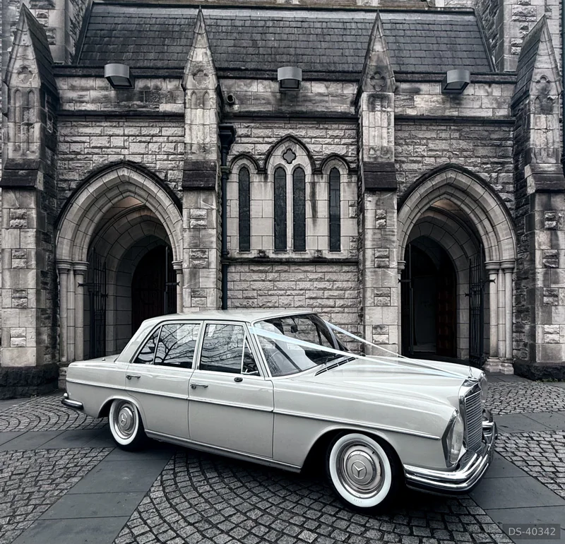 1967 Mercedes-Benz 250s in Auckland 9