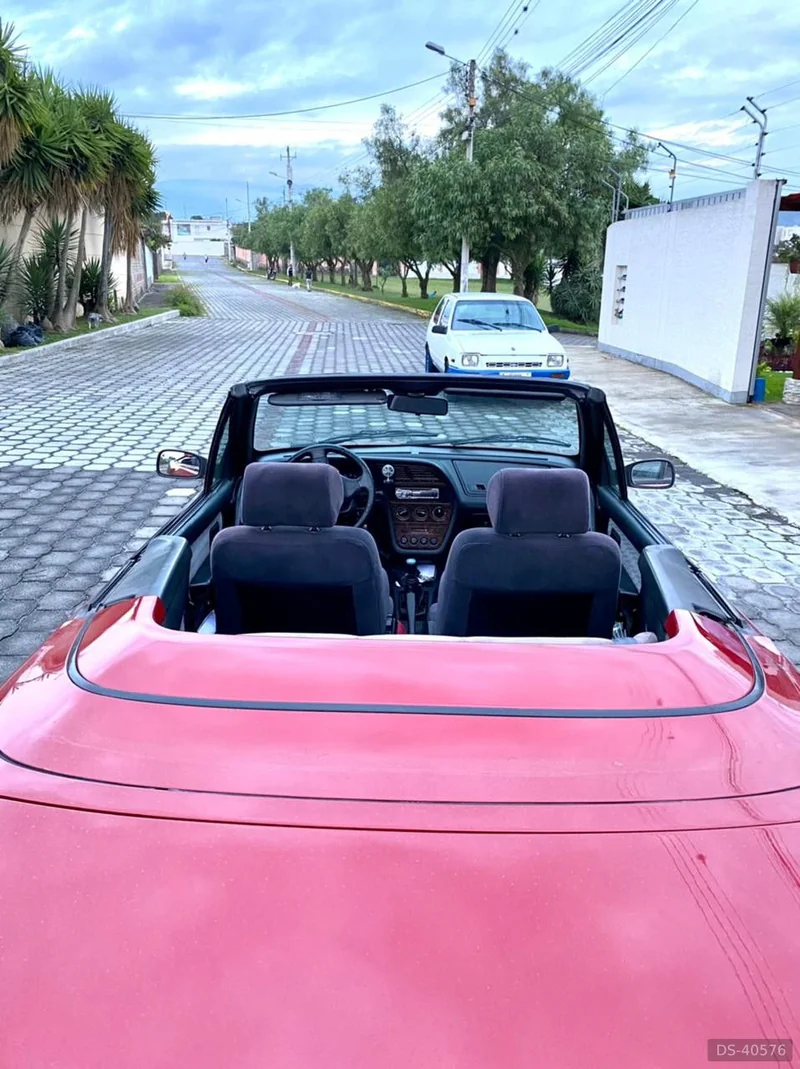 1995 Peugeot Cabriolet in Quito 3