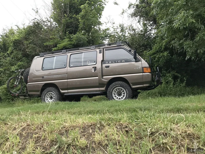 1993 Mitsubishi Delica in Milton Keynes 2