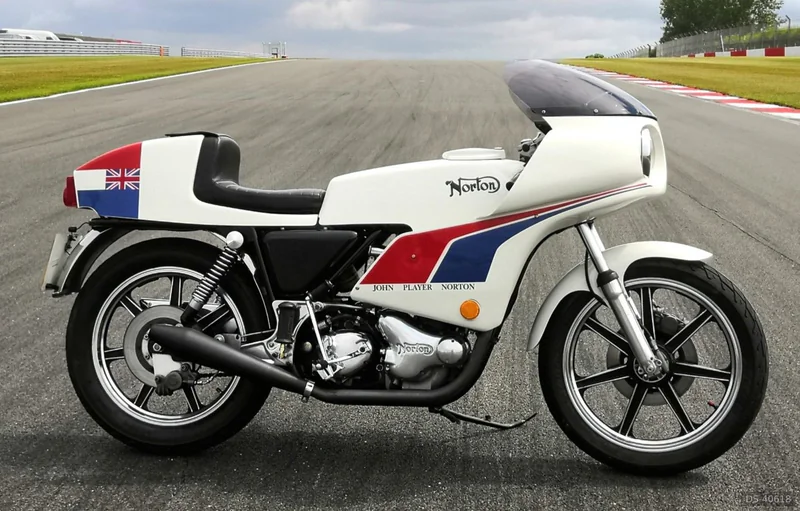 1975 Norton Commando 850 JPN in Bristol 2